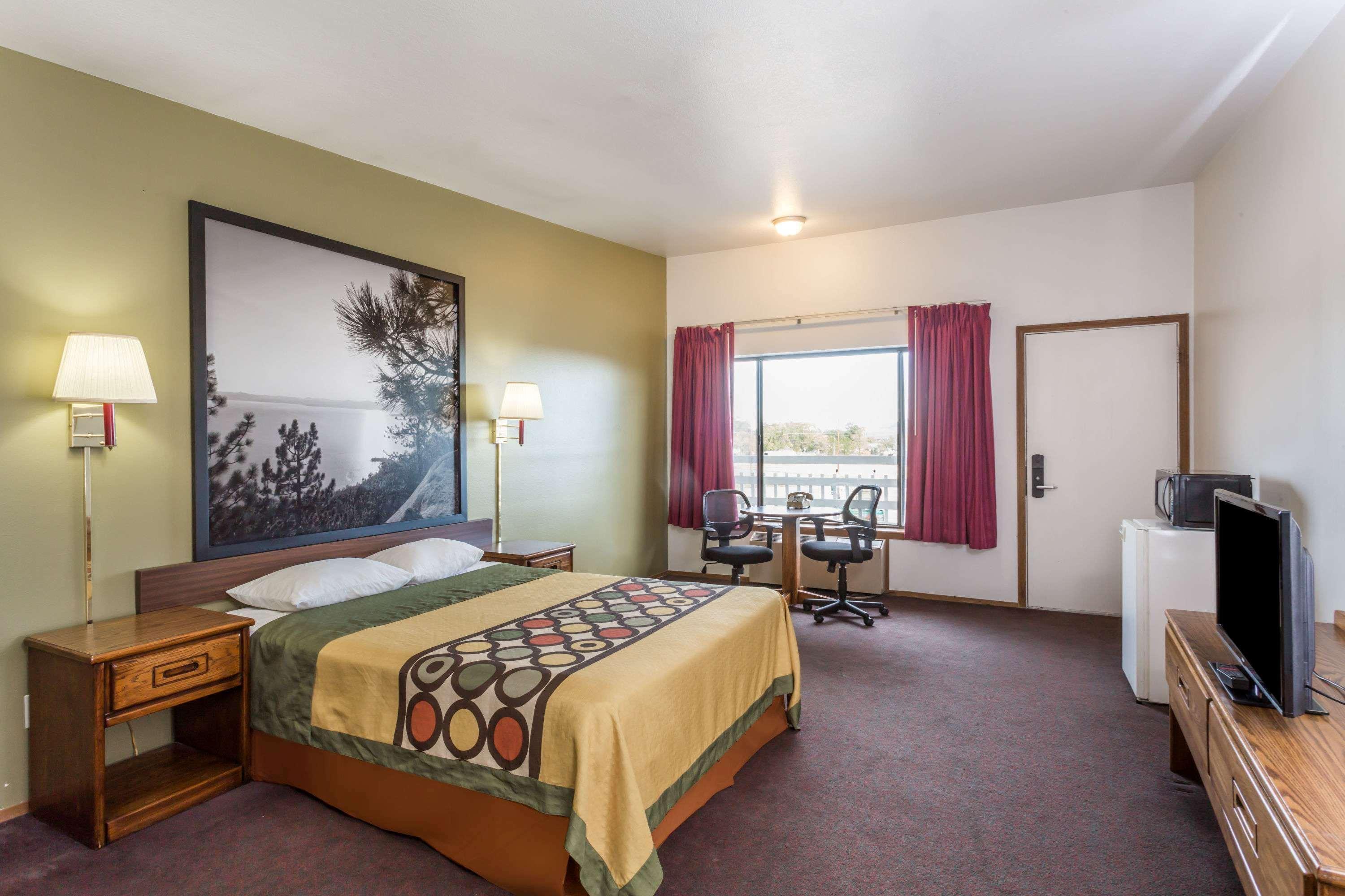 Super 8 By Wyndham Wells Hotel Kültér fotó