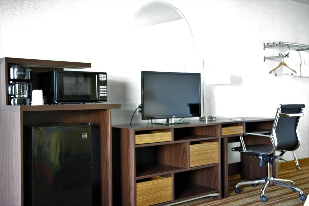 Super 8 By Wyndham Wells Hotel Kültér fotó
