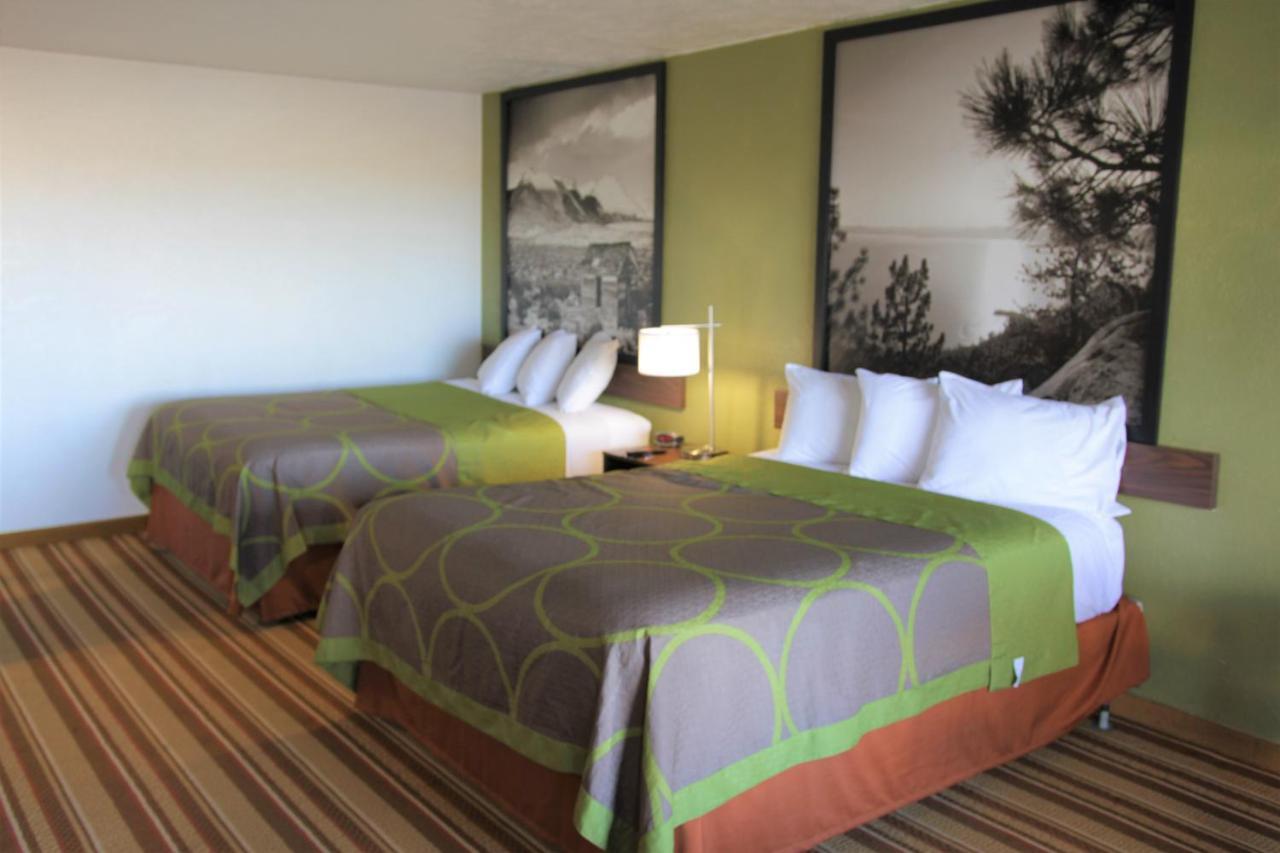 Super 8 By Wyndham Wells Hotel Kültér fotó